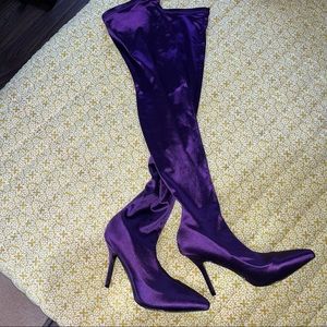 Size 9 HIGH KNEE SATIN BOOTS! Heels are only 3 inches